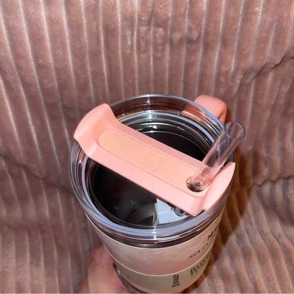 Stanley 40oz Peach Tie Dye Quencher - Picture 4 of 5